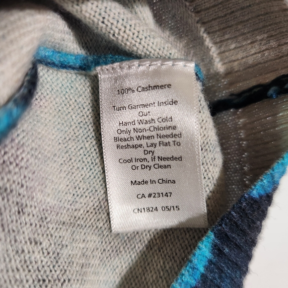 New Talbots 100% Cashmere Floral Print Sweater - Picture 5 of 5